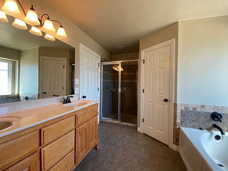 3017 Line Dr — Photo 36
