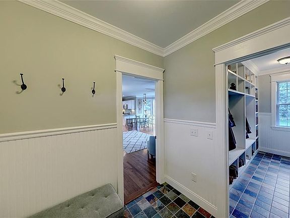 3rd image of 25 South St