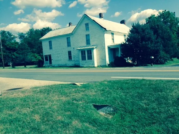 2950 Rockfish Valley Hwy, Nellysford, VA 22958