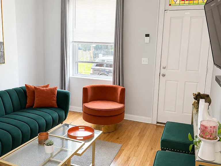 907 N Bradford St — Photo 2
