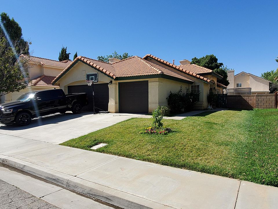 1st image of 1739 Mesa Dr