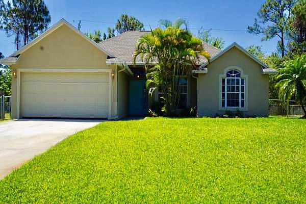 Home For Sale In Port Saint Lucie