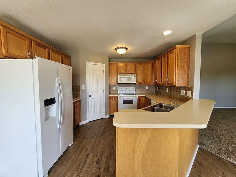 824 Ellie Nat Dr — Photo 15