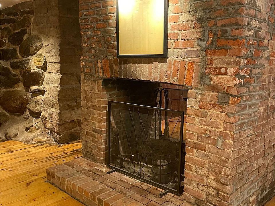 1437 Old Northern Blvd Roslyn NY Zillow