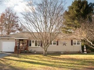 180 Davis Rd, Westport, MA 02790