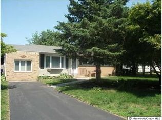 31 Pine Hill Rd, Toms River, NJ 08755