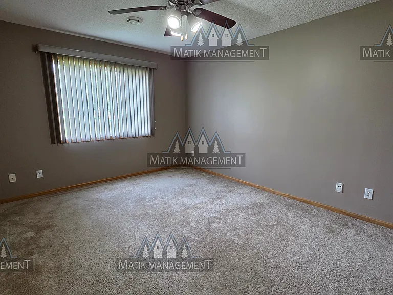 718 10th St SW — Photo 43