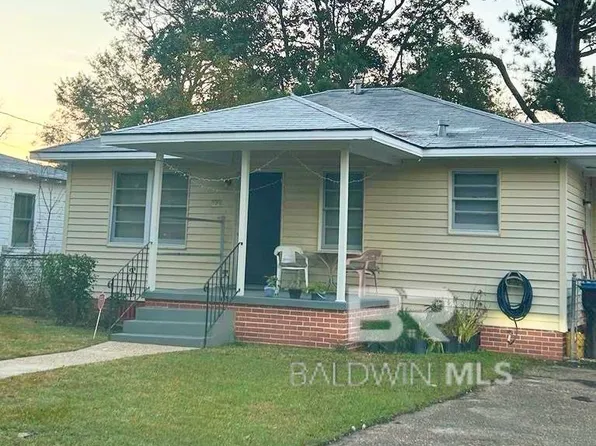 105 11th Ave, Chickasaw, AL 36611