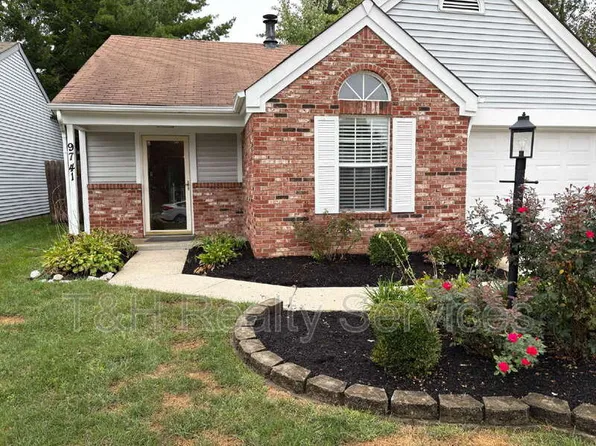 9741 Roxbury Dr, Fishers, IN 46038