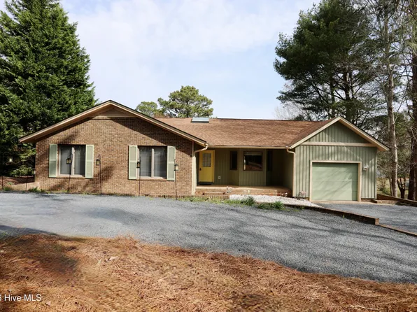 116 Shagbark Court, West End, NC 27376