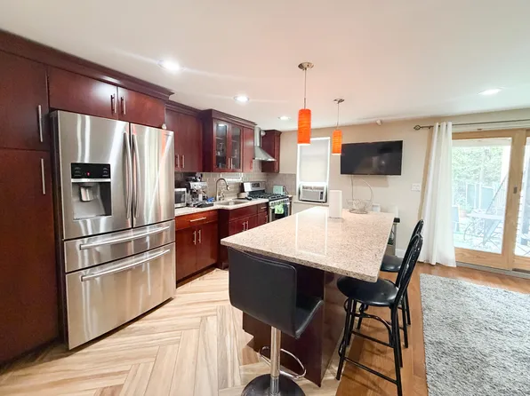 25-35 33rd Street image 1 of 7