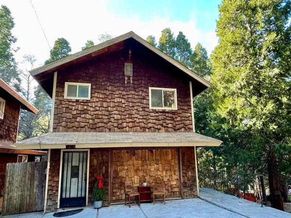 25136 Moon Dr, Crestline, CA 92325