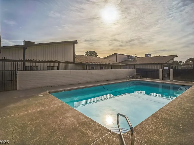 5733 Smoke Ranch Rd #D — Photo 14