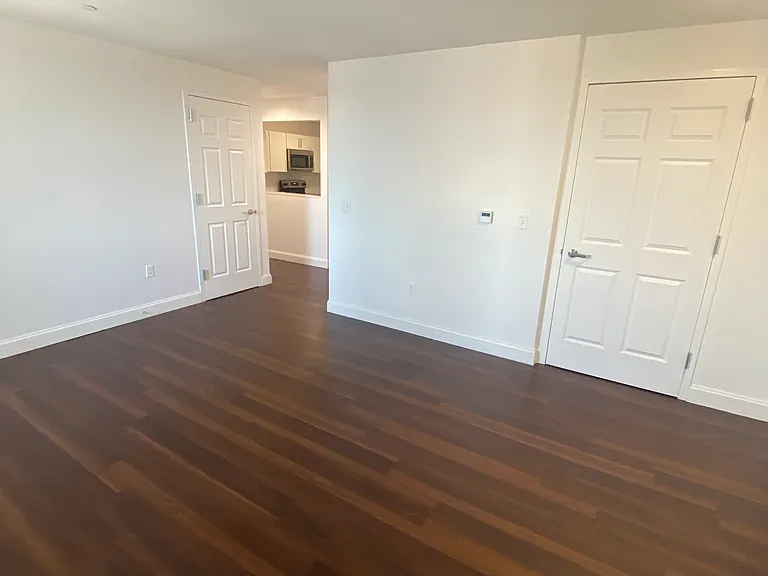 3100 Bergenline Ave #402 — Photo 28