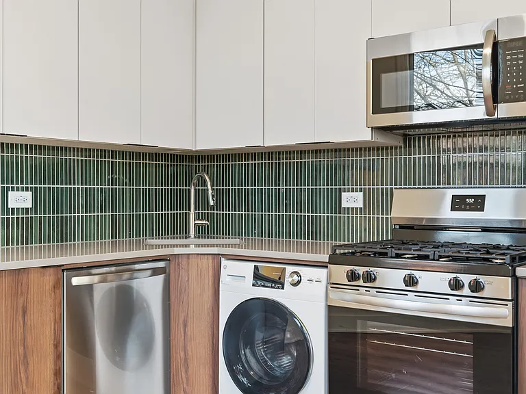 4023 N Greenview Ave #2F — Photo 9