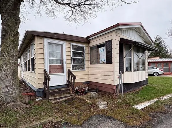 5839 Chili Riga Center Rd, Churchville, NY 14428