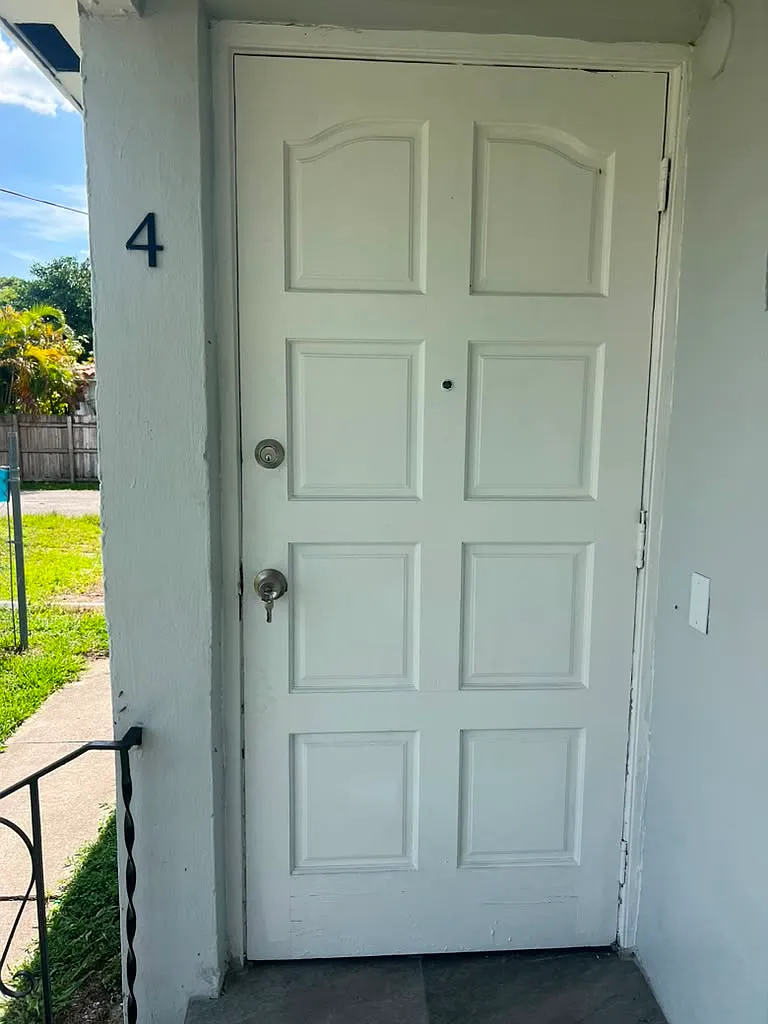 4Plex 11870 NE 16th Ave - 4 — Photo 2