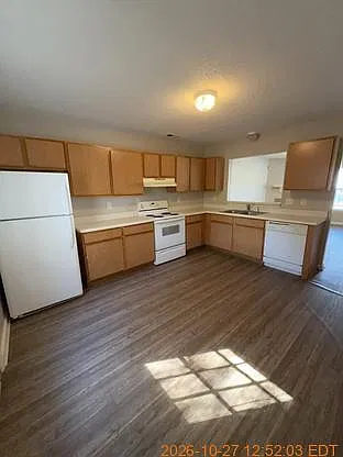 2 bed, 2.5 bath, 992 sqft, $1,175 — Photo 4