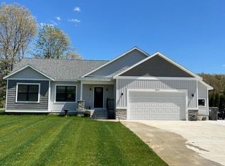 3614 Courtland Dr, Muskegon, MI 49441