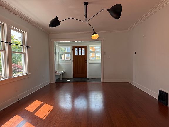 3rd image of 3536 Meridian Ave N