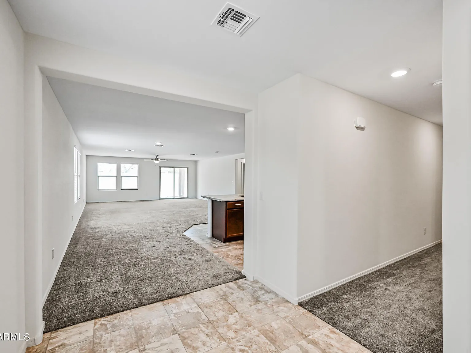 3 bed, 2.0 bath, 2121 sqft, $2,090 — Photo 2