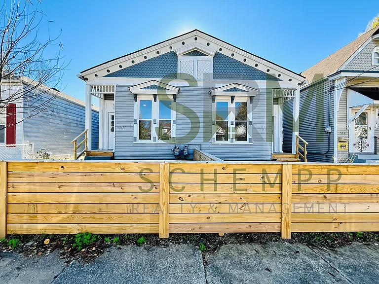 518 Camp St #520 — Photo 3
