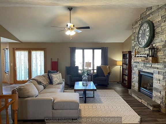 5th image of 4056 Craig Dr