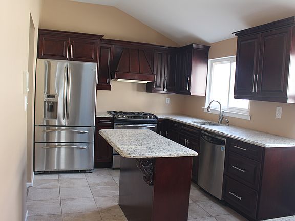 2nd image of 125 Cotter Ave