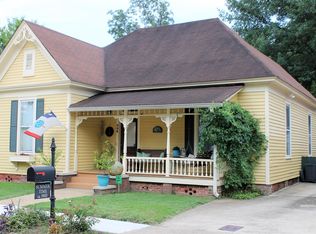 906 3rd Ave S, Columbus, MS 39701