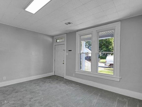 3rd image of 536 Wainwright Ave
