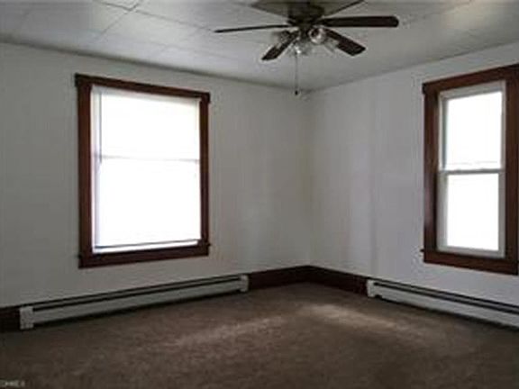 3rd image of 108 S Canal St APT A