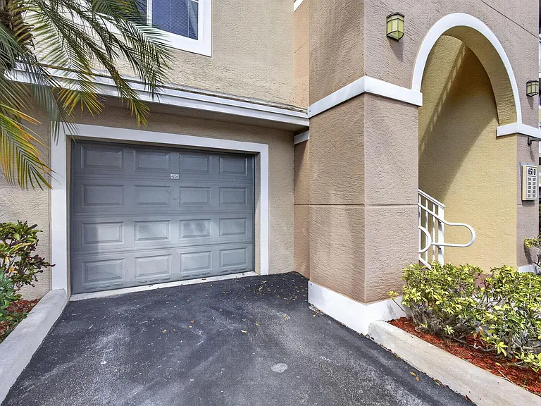 6510 Emerald Dunes Dr #308 — Photo 34
