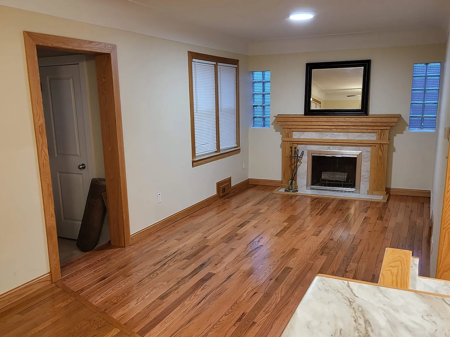 3 bed, 1000 sqft, $1,800 — Photo 1