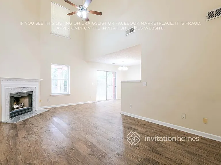 2235 Lexington Ln — Photo 6