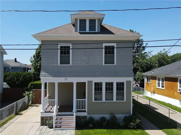 17 Pennacook St, Newport, RI 02840