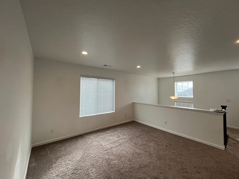 2042 N Elderberry Dr — Photo 10