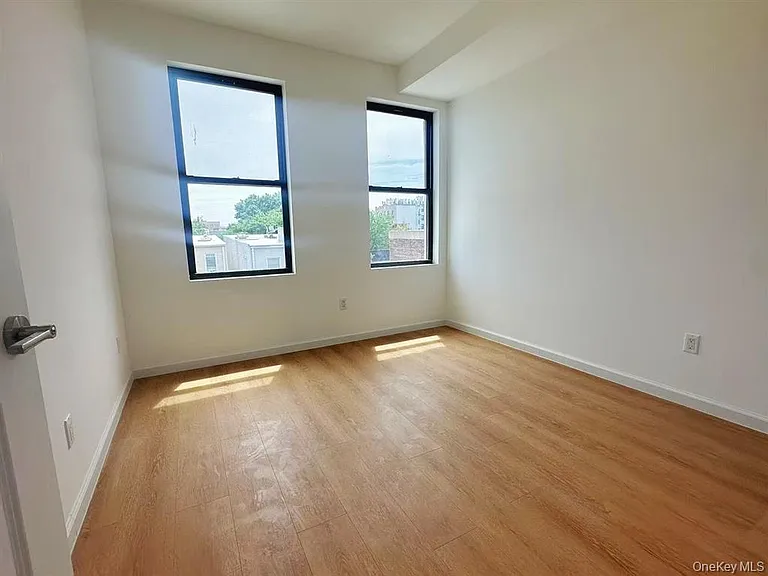 30-87 Steinway St #2F — Photo 5