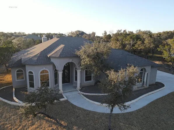 108 Lakeview Estates Dr, Morgans Point Resort, TX 76513