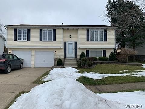 1st image of 5 Rushford Ln