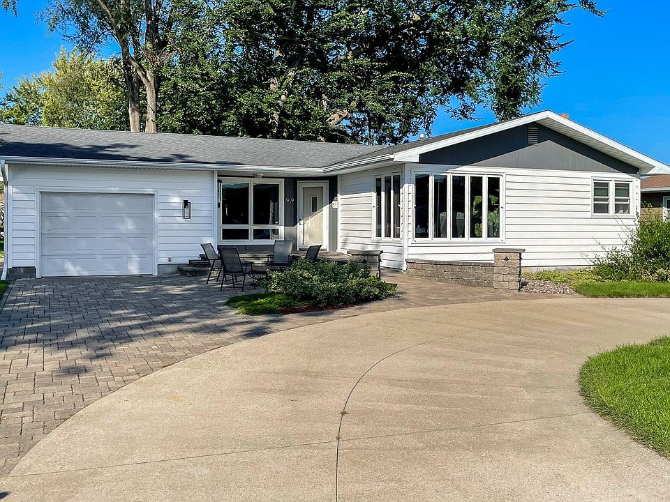 1st image of 1919 La Crescent Ct