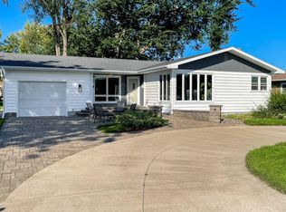 1919 La Crescent Ct, La Crosse, WI 54603