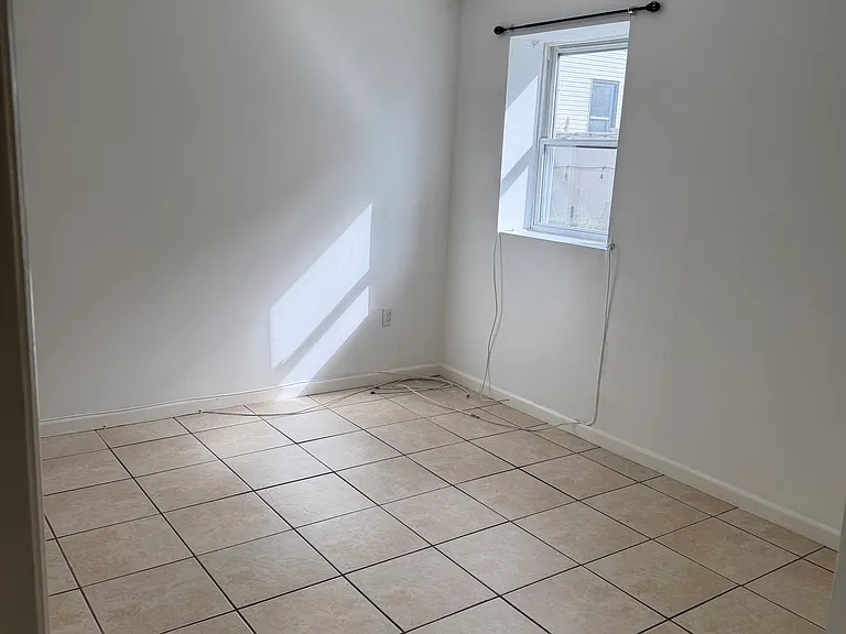 126 N 9th St #1 — Photo 8