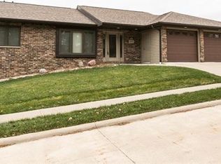 265 Doe Ct, Dubuque, IA 52003