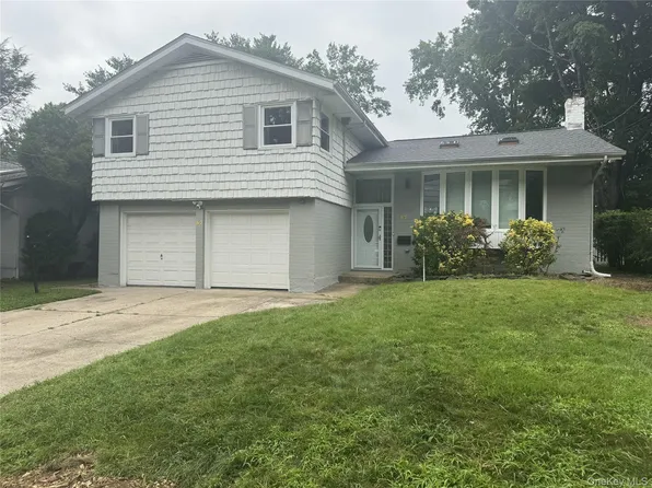 57 Sandy Hollow Rd, Port Washington, NY 11050