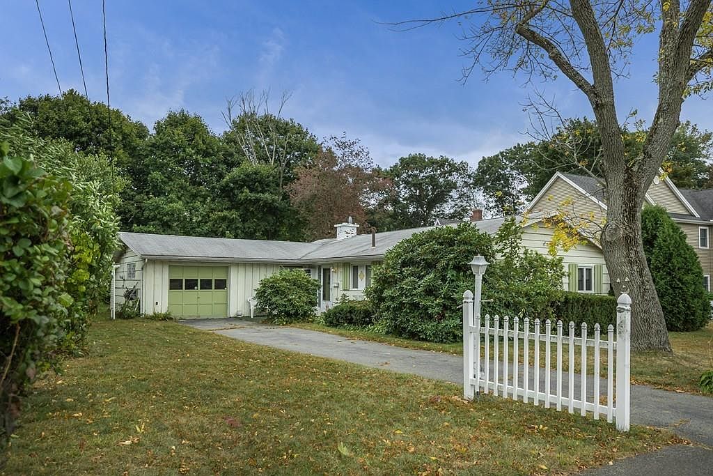 10 Trask Rd Peabody MA 01960 Zillow