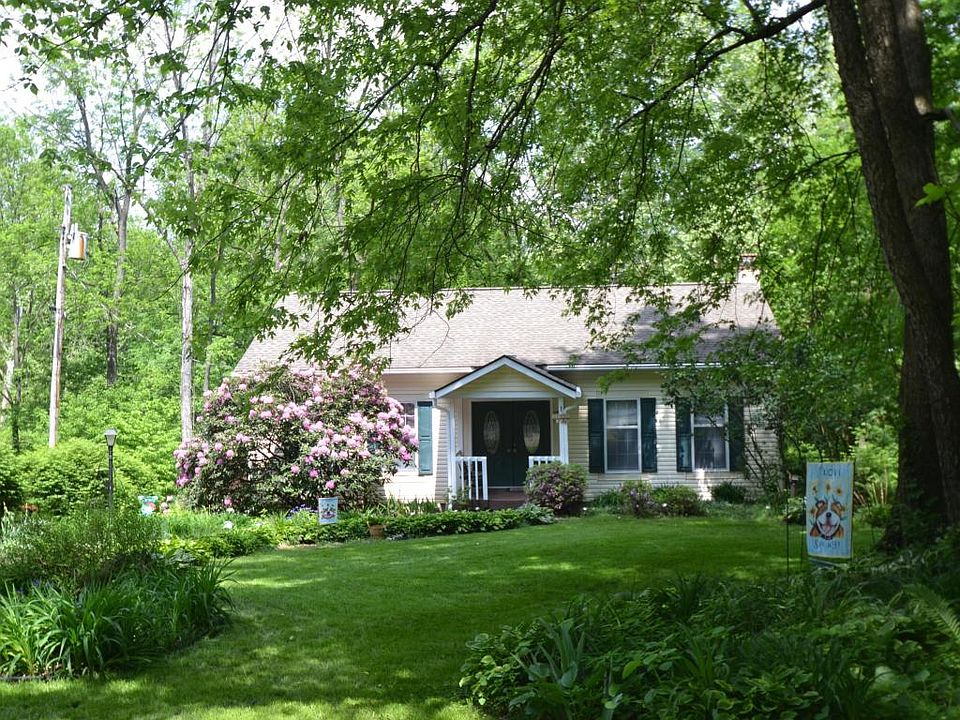 1st image of 64 Brynwood Cir