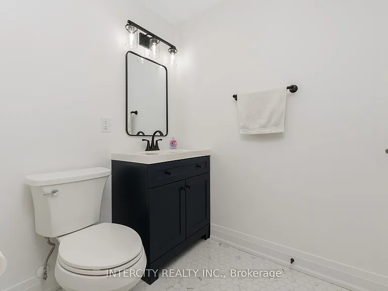 21 Nelson St #LPH32 — Photo 16