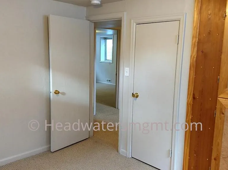 407 W Lamme St #B — Photo 3