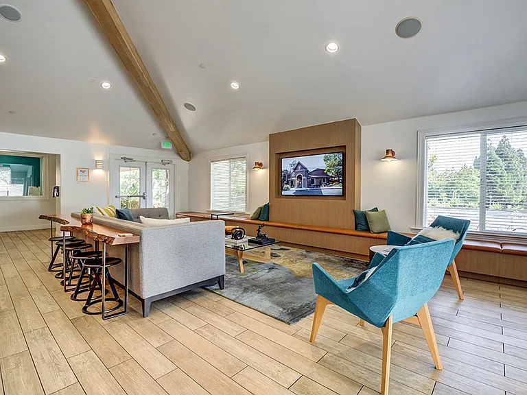 Bella Vista at Hilltop — Photo 7