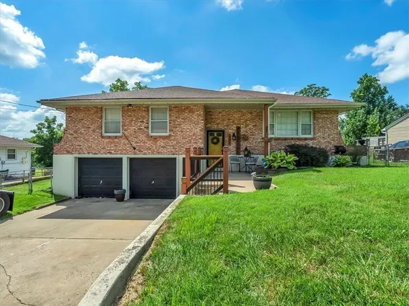 1257 E Walnut St, Independence, MO 64050